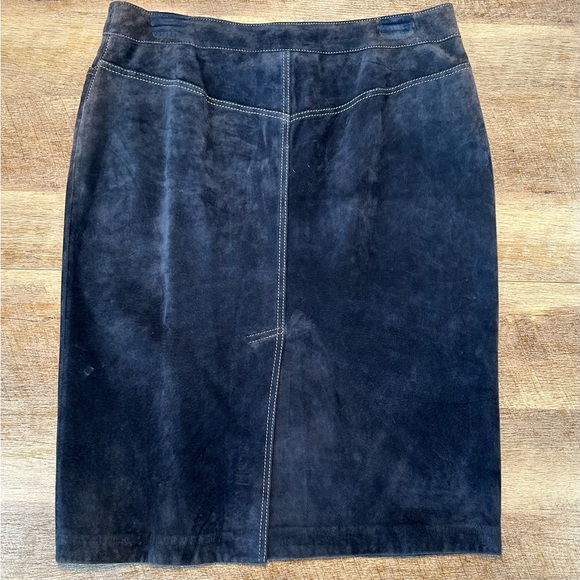 Danier suede leather skirt size 10‎ - Picture 2 of 2